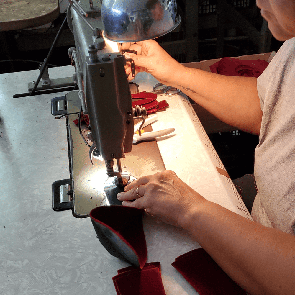 Behind the Stitch: The Italian Craftsmanship of Mar Soreli’s Travel Shoes!