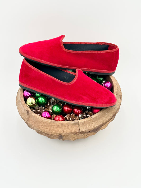It's RED Season! 5 Reasons Women’s Red Ballet Flats Are Perfect For Any Season!